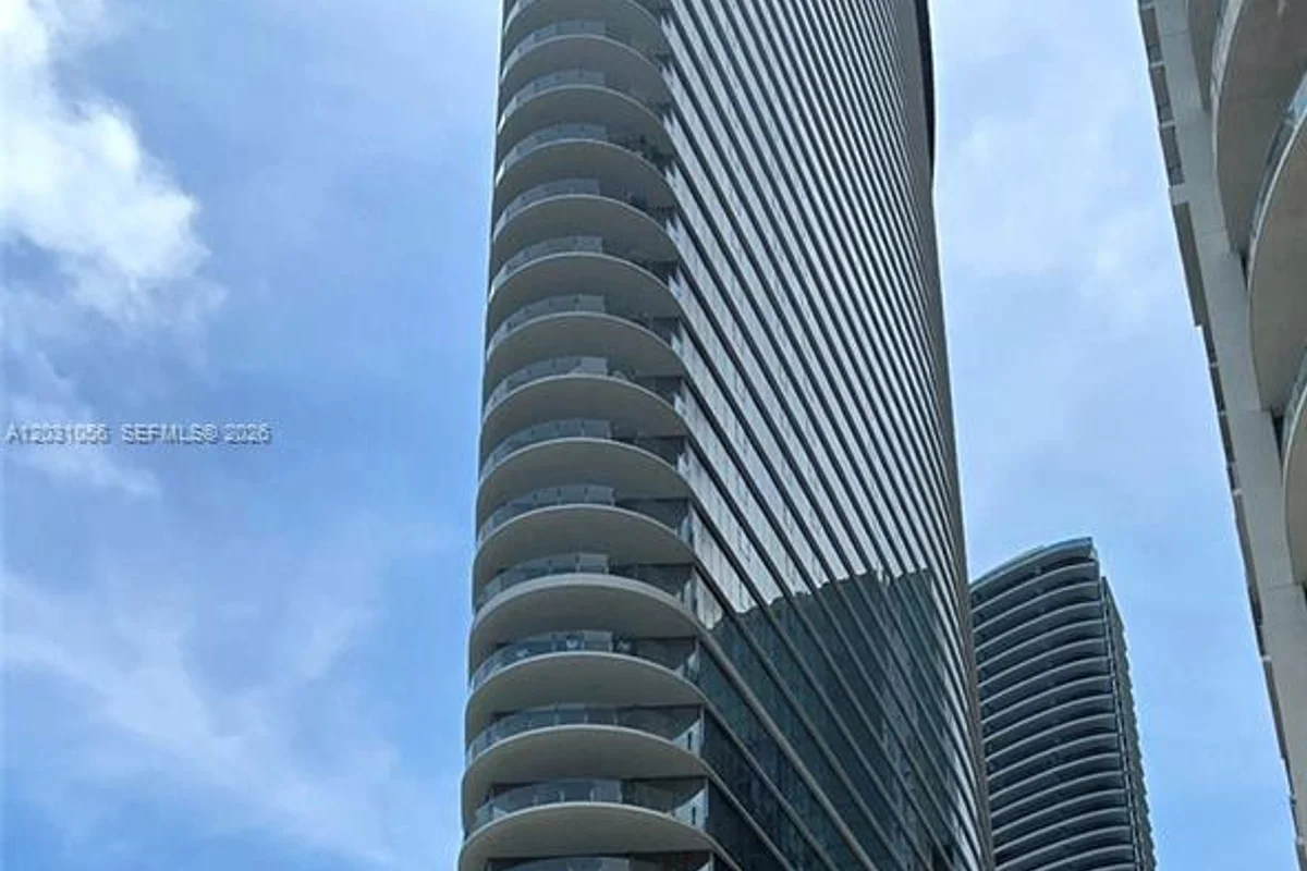 300 Biscayne Blvd Way #2408W, Miami: photo 1 of 22