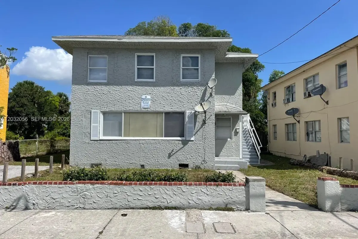 817 4th St, West Palm Beach: photo 1 of 14
