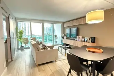 100 Bayview Dr #912, Sunny Isles Beach: photo 1 of 24
