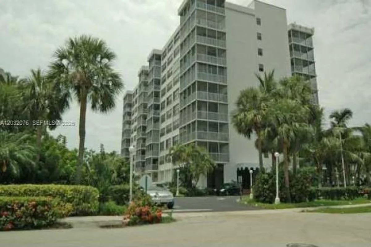 150 Ocean Lane Dr #4B, Key Biscayne: photo 1 of 27