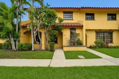 2613 NW 47th Ter #202, Lauderdale Lakes: photo 1 of 31