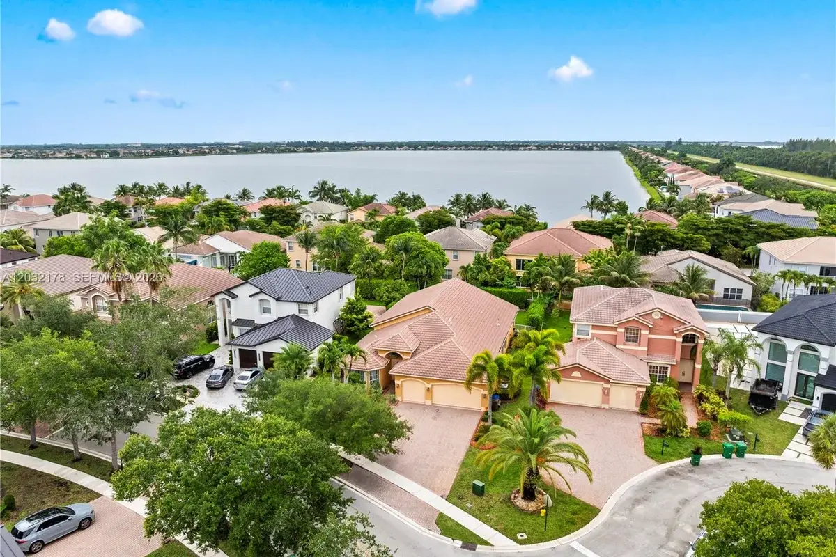 5431 SW 184th Way, Miramar: photo 1 of 56