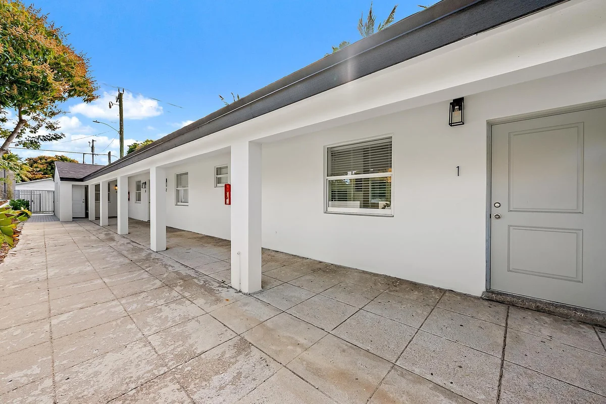 3808 Broadway #3, West Palm Beach: photo 1 of 15