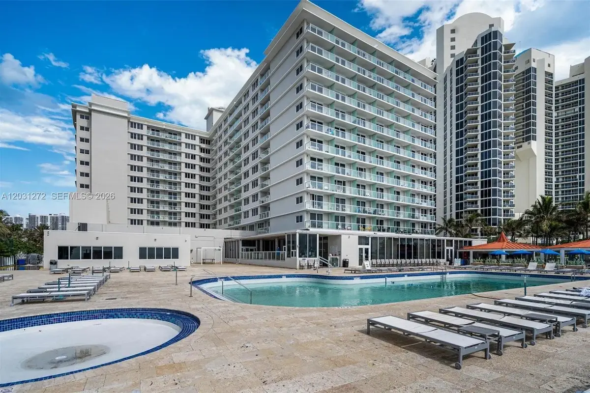 19201 Collins Ave #104, Sunny Isles Beach: photo 1 of 10