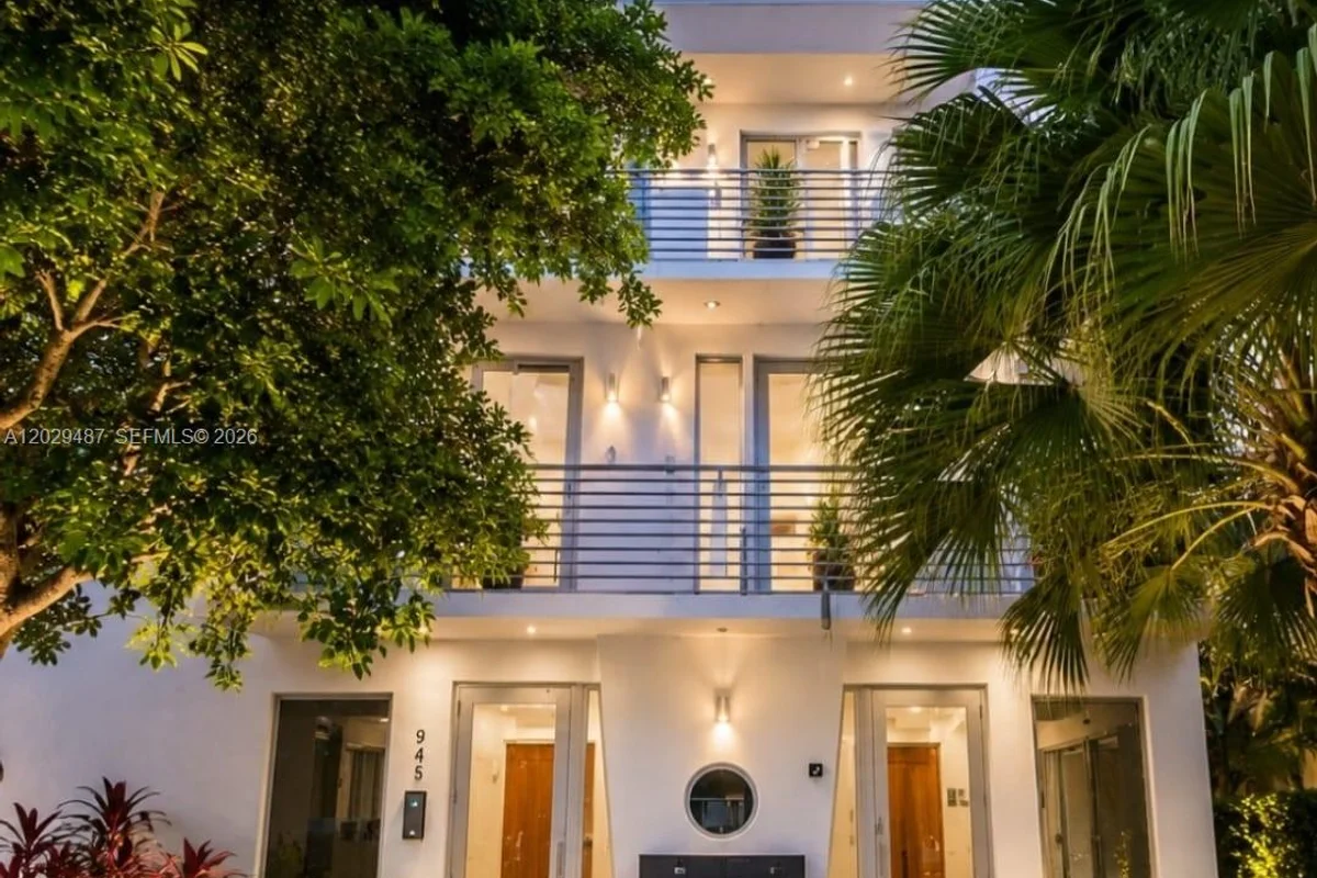 945 Michigan Ave #5, Miami Beach: photo 1 of 23