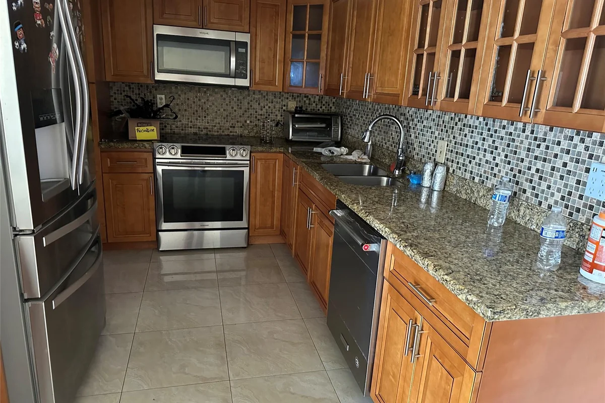 5049 NW 42nd St, Lauderdale Lakes: photo 1 of 11