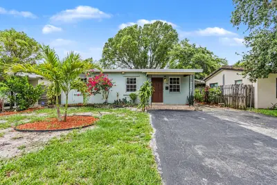 604 NE 14th Pl, Fort Lauderdale: photo 1 of 48