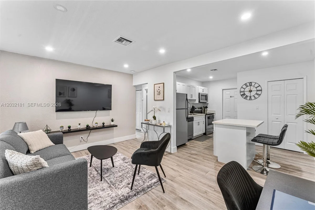 1521 NE 118th Ter #1, Miami: photo 1 of 16