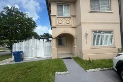 26328 SW 135th Pl, Homestead: photo 1 of 29