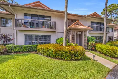 1105 Duncan Cir #104, Palm Beach Gardens: photo 1 of 31