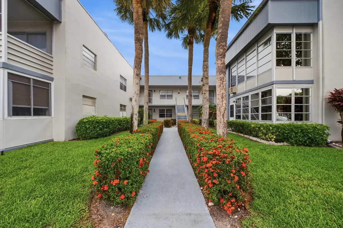 330 Piedmont, Delray Beach: photo 1 of 63