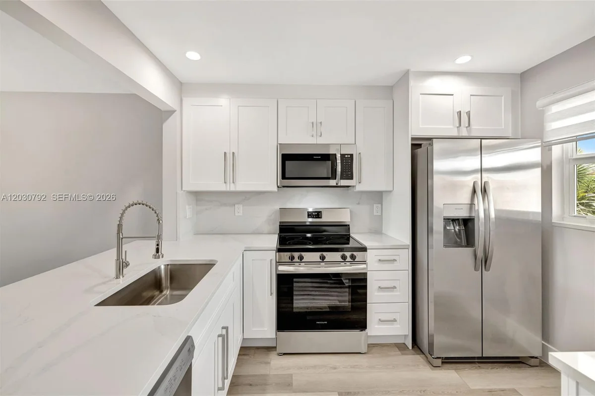 6800 Royal Palm Blvd #302F, Margate: photo 1 of 41