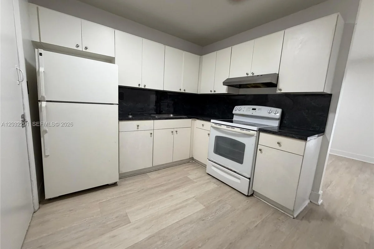 12215 W Dixie Hwy #206, North Miami: photo 1 of 13