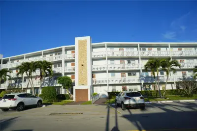 4029 Newport, Deerfield Beach: photo 1 of 50