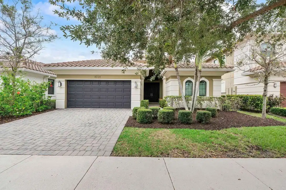 8231 Canopy Ter, Parkland: photo 1 of 51