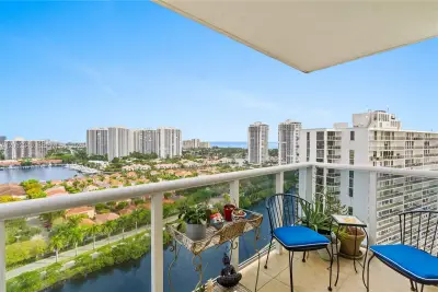 3675 N Country Club Dr #2201, Aventura: photo 1 of 39