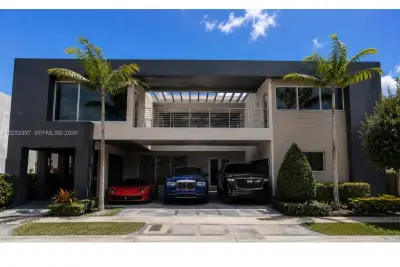 10286 NW 75th Ter, Doral: photo 1 of 14