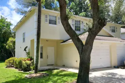 132 Baldwin Blvd, Greenacres: photo 1 of 23