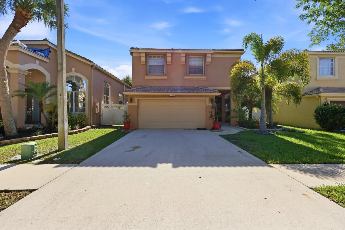 1327 Isleworth Ct, Royal Palm Beach: photo 1 of 19