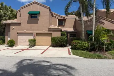 1622 Cypress Pointe Dr #4-11, Coral Springs: photo 1 of 10