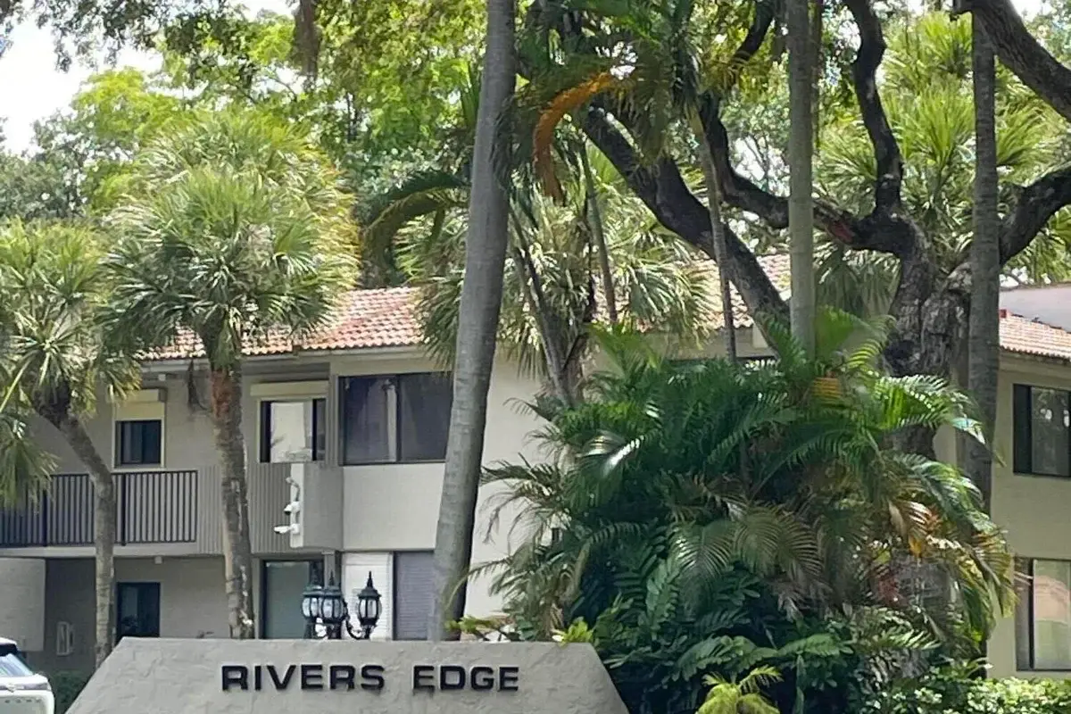 9537 SW 1st Ct, Coral Springs: photo 1 of 15