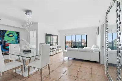 4242 NW 2nd St #1001, Miami: photo 1 of 28