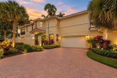 1695 Passion Vine Cir #22-1, Weston: photo 1 of 35