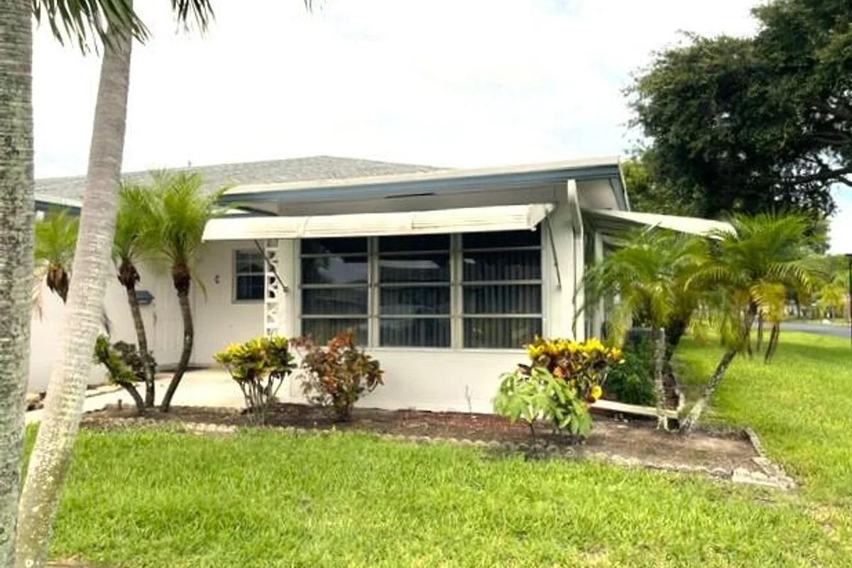 1152 Circle Dr #D, Delray Beach: photo 1 of 36