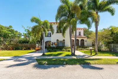 219 S 17th Ave S, Lake Worth: photo 1 of 101