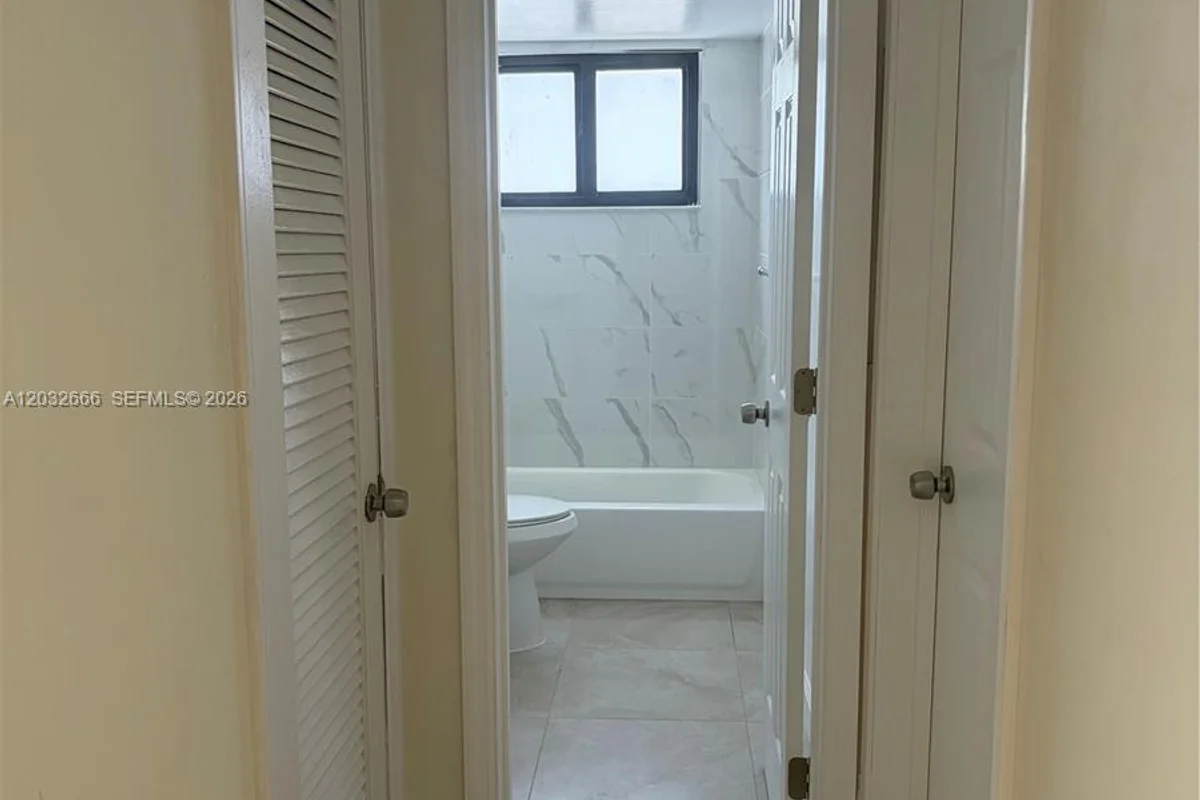 65 W 13th St #4, Hialeah: photo 1 of 6