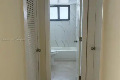 65 W 13th St #4, Hialeah: photo 1 of 6
