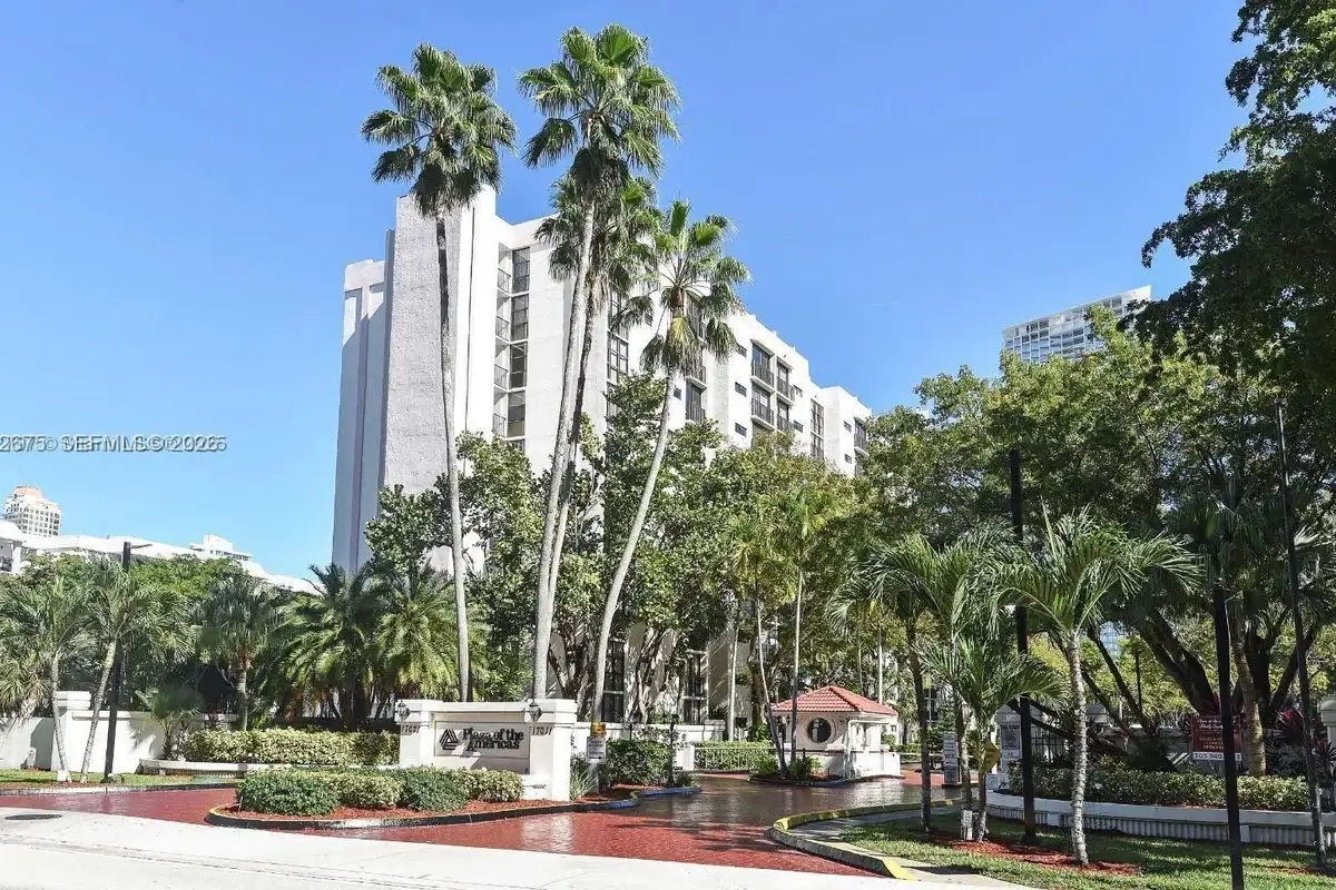 17021 N Bay Rd #207, Sunny Isles Beach: photo 1 of 17