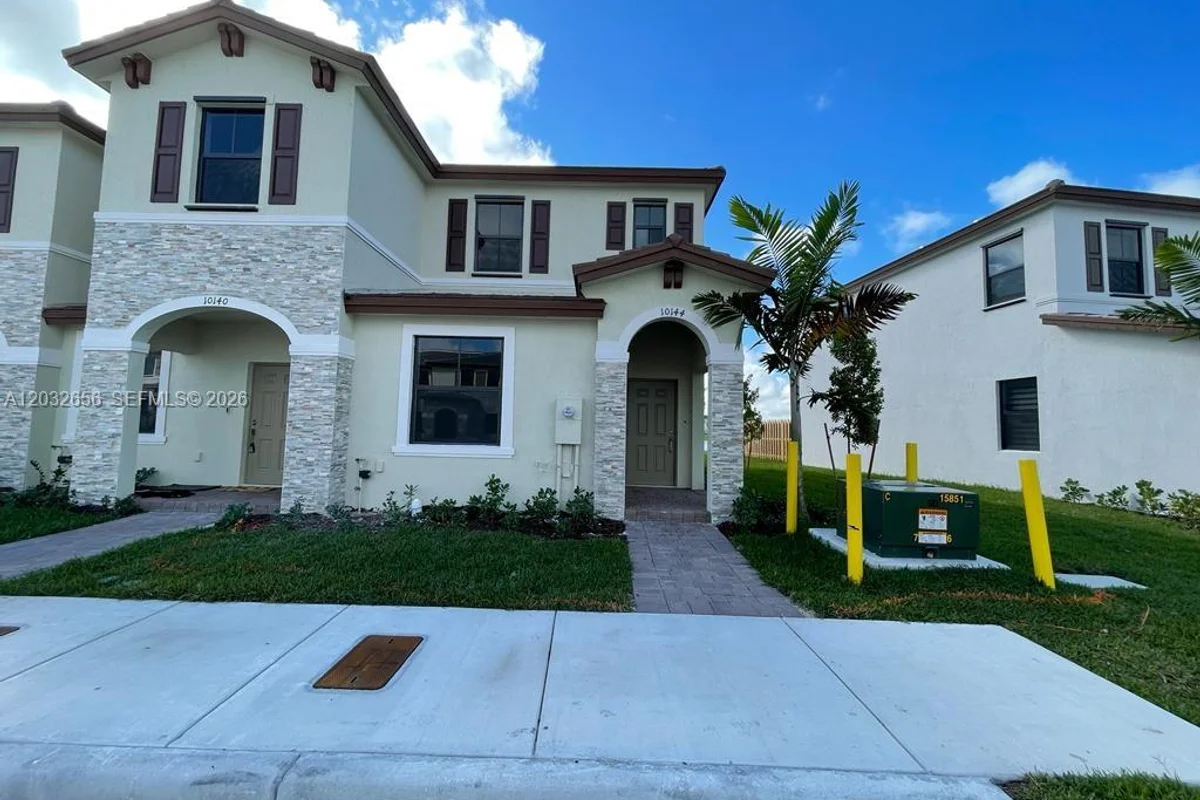 10144 SW 228th Ter, Miami: photo 1 of 23