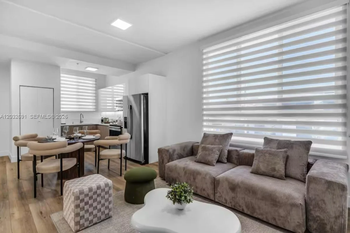 Condo in Miami: photo 1 of 27