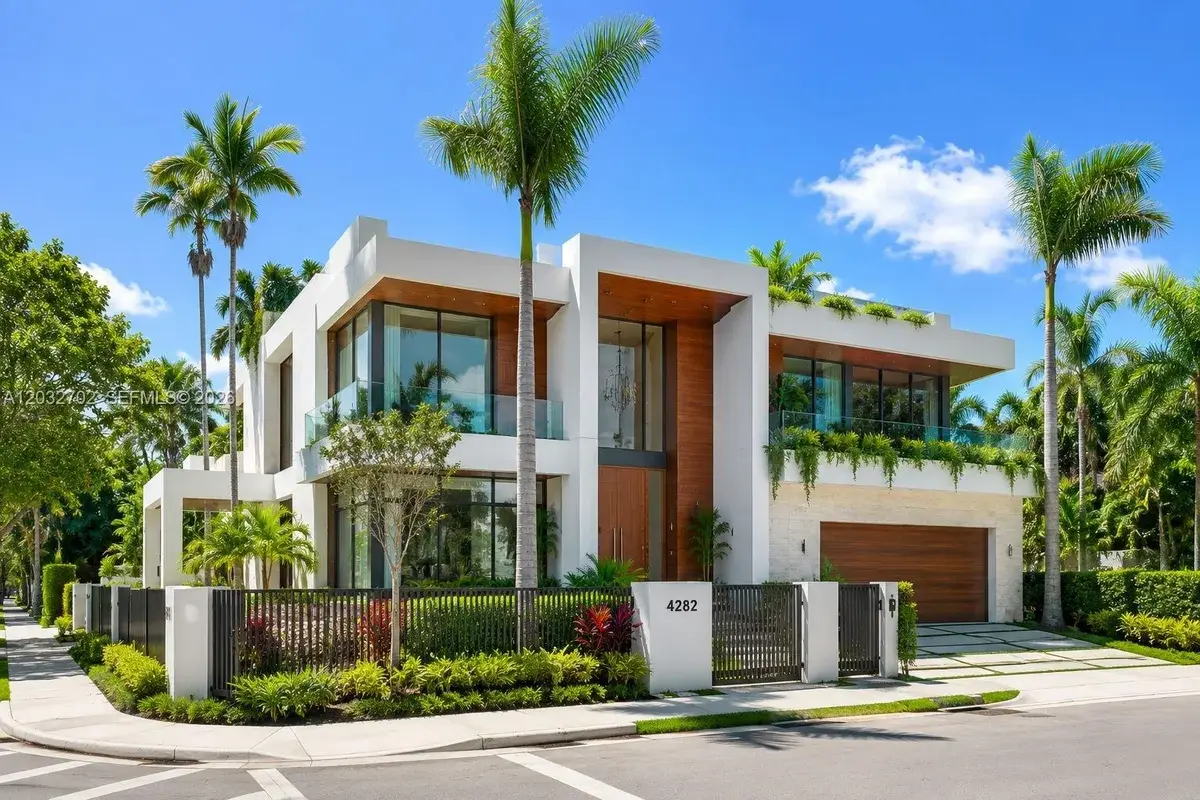 4282 NW 1st Ave, Miami: photo 1 of 77