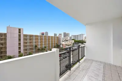 401 Golden Isles Dr #602, Hallandale Beach: photo 1 of 30