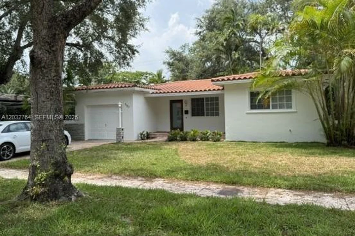 753 Navarre Ave, Coral Gables: photo 1 of 24