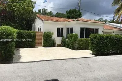 3 Farrey Ln, Miami Beach: photo 1 of 11