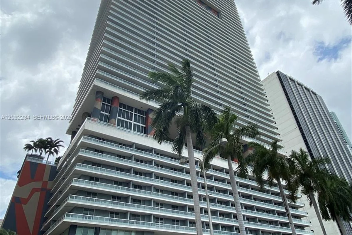 50 Biscayne Blvd #2902, Miami: photo 1 of 3