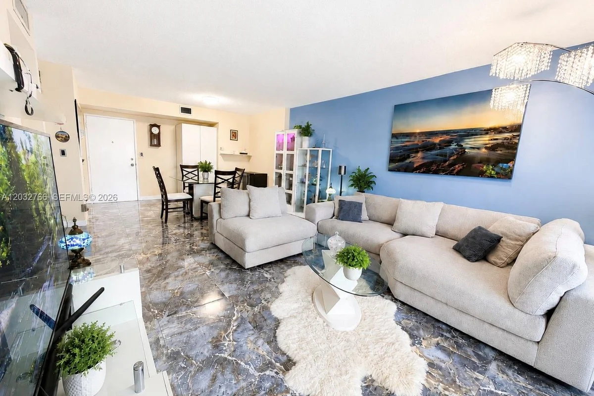 4200 Hillcrest Dr #403, Hollywood: photo 1 of 25