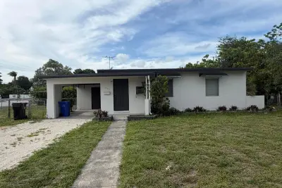 1437 NW 10th Pl, Fort Lauderdale: photo 1 of 15