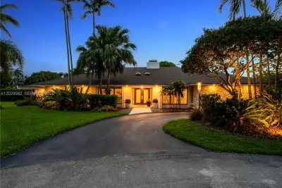12926 SW 104th Pl, Miami: photo 1 of 100