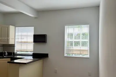 577 NE 62 St #2, Miami: photo 1 of 15