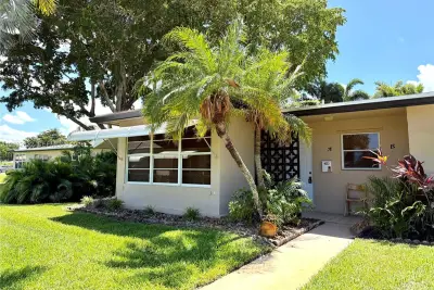 1042 North Dr #A, Delray Beach: photo 1 of 24