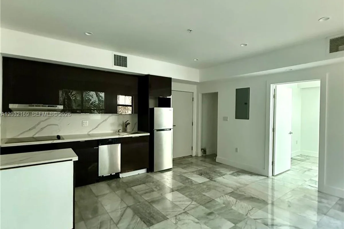 1560 Drexel Ave #103, Miami Beach: photo 1 of 9