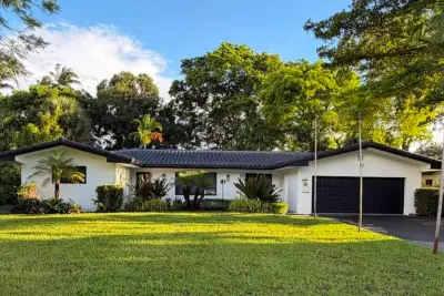 4190 SW 4th St, Plantation: photo 1 of 16