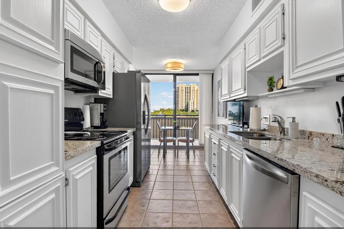 3400 N Ocean Dr #405, Riviera Beach: photo 1 of 33