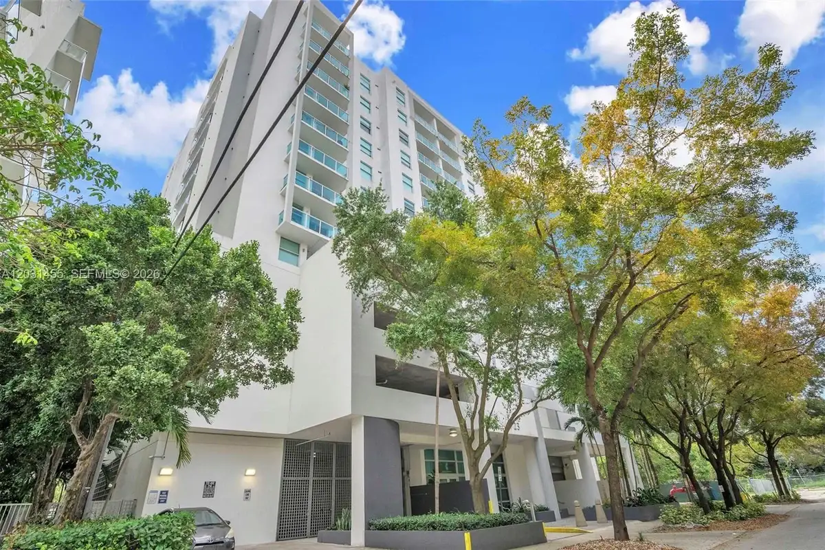 1723 SW 2nd Ave #1001, Miami: photo 1 of 28