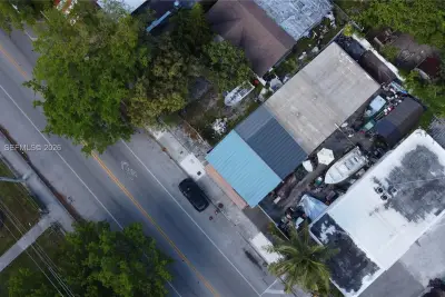 5501 NW 2nd Ave, Miami: photo 1 of 4