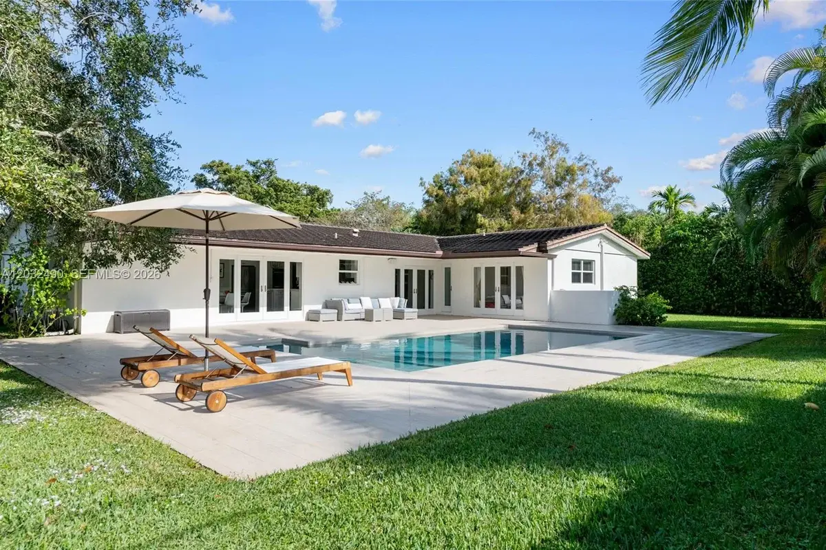 7360 SW 115th St, Pinecrest: photo 1 of 18